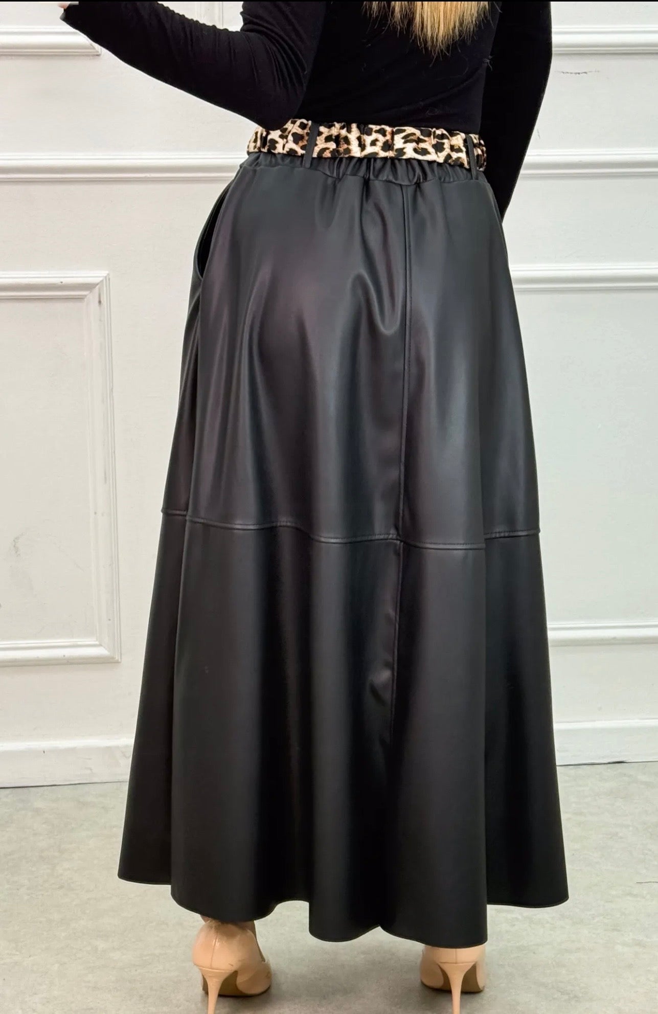 Ādas imitācijas svārki