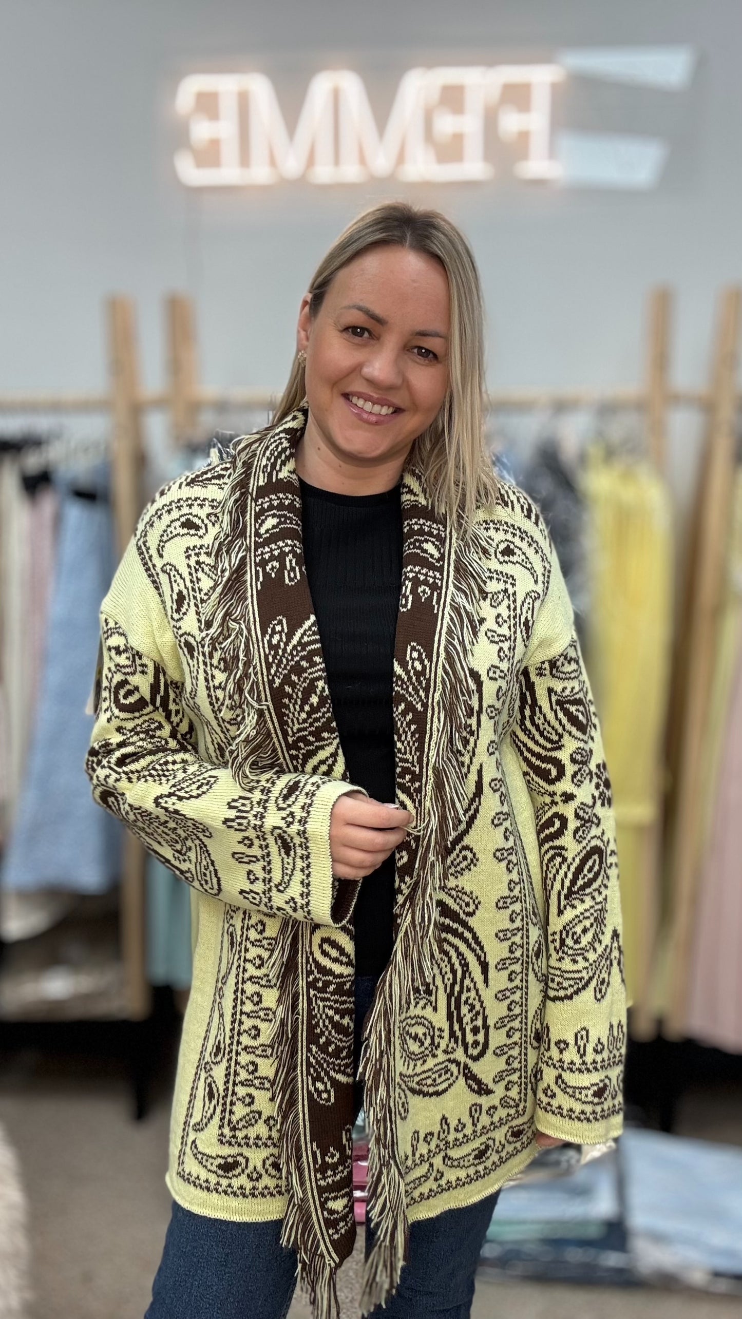 Kardigans ar jostiņu