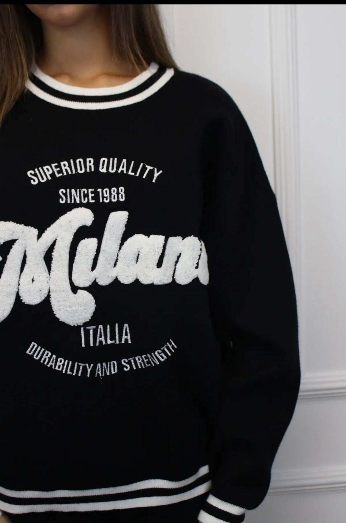 Milano kostīms melnā krāsā