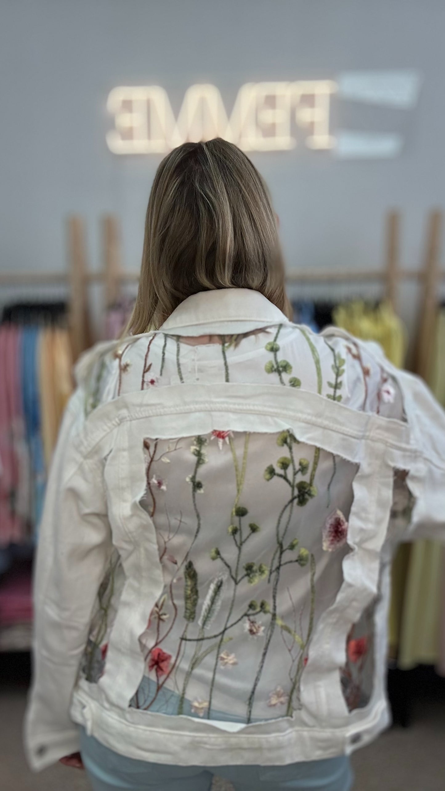 Džinsa jaka ar mežģīni