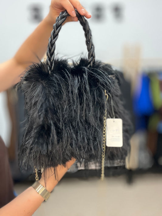 Mākslīgàs kažokàdas soma - melnà kràsà