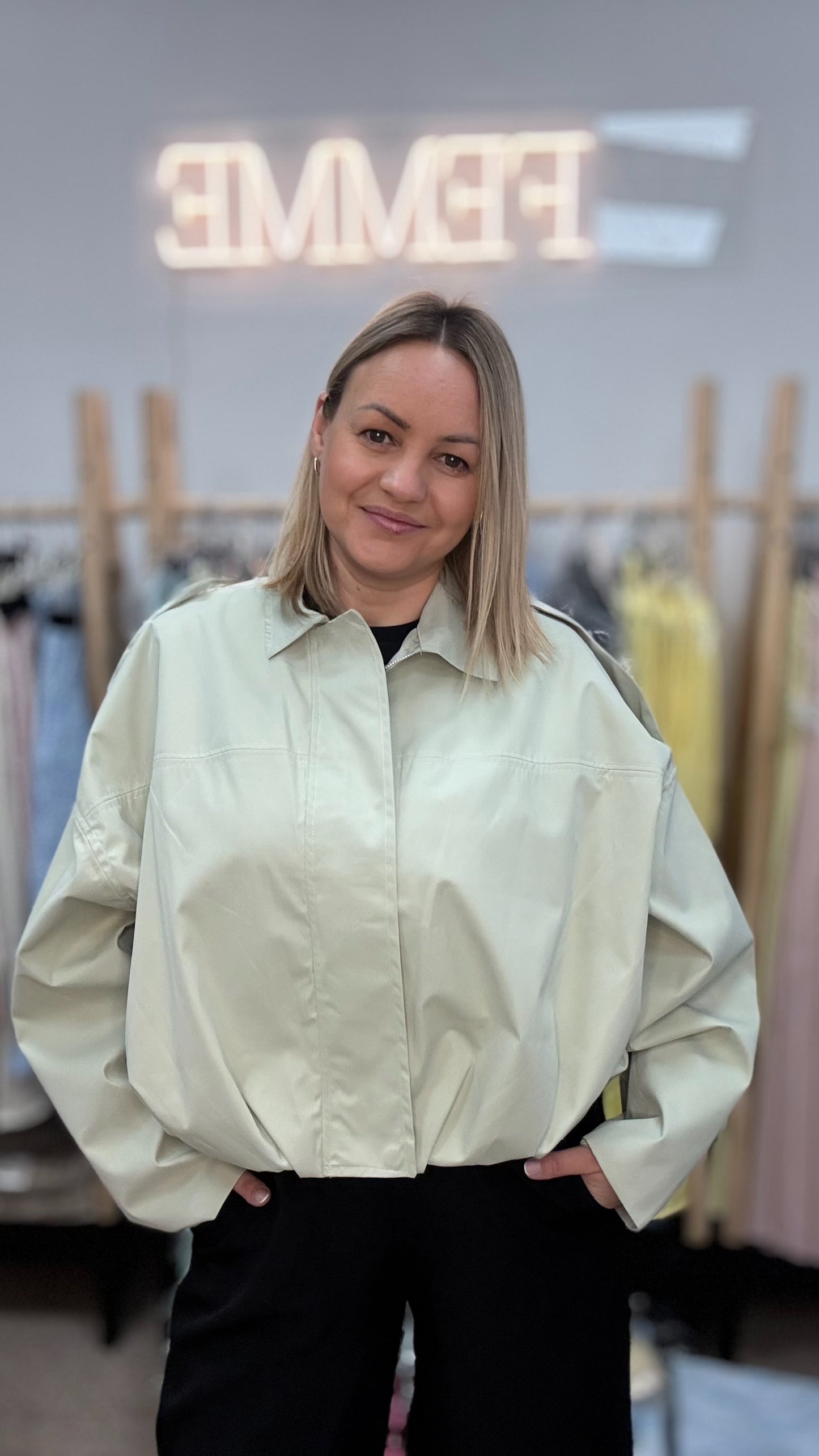 Jaka maigi zaļā tonī