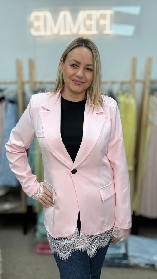 Žakete ar mežģīni rozā tonī