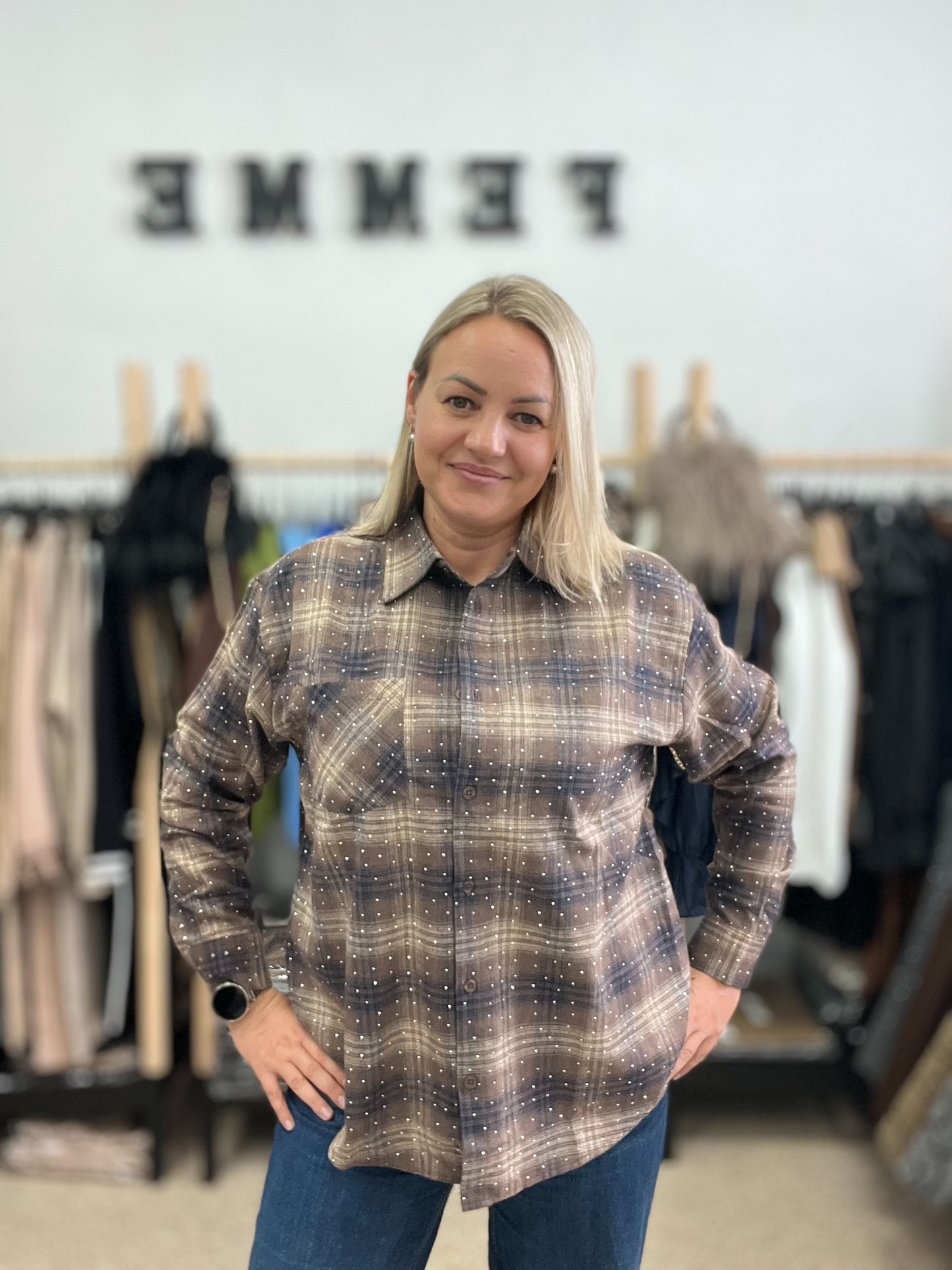 Rūtains krekls ar kristāliņiem 