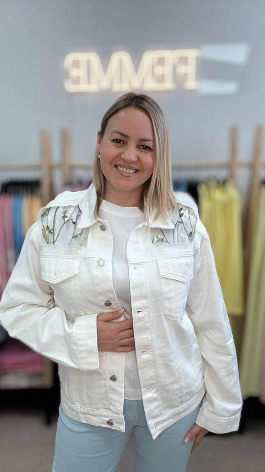 Džinsa jaka ar mežģīni 