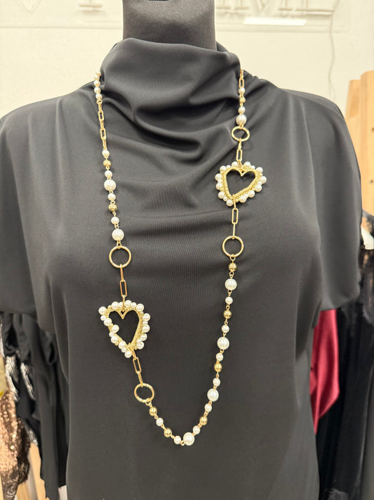 Pērļu kaklarota ar akcentiem 