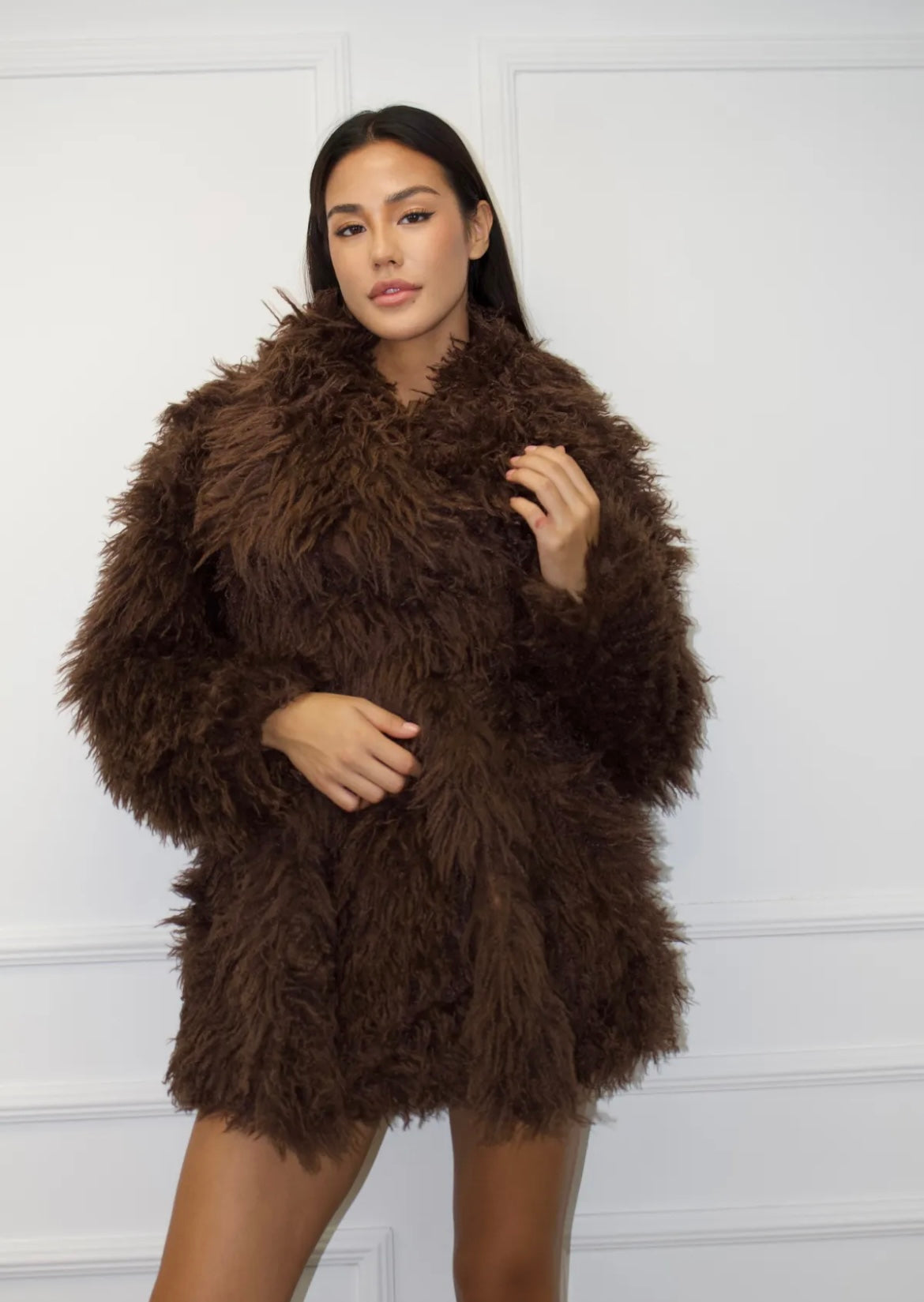 Mākslīgās kažokādas kažoks , šokolādes tonī 