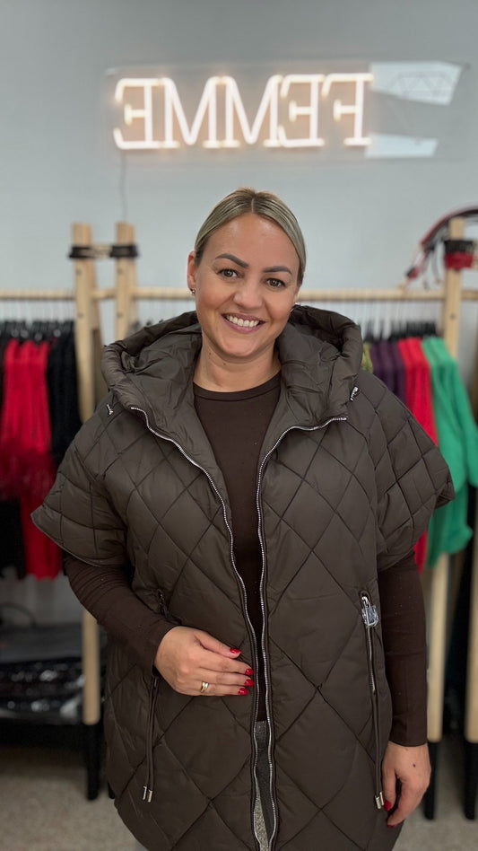Veste brūnā  tonī 