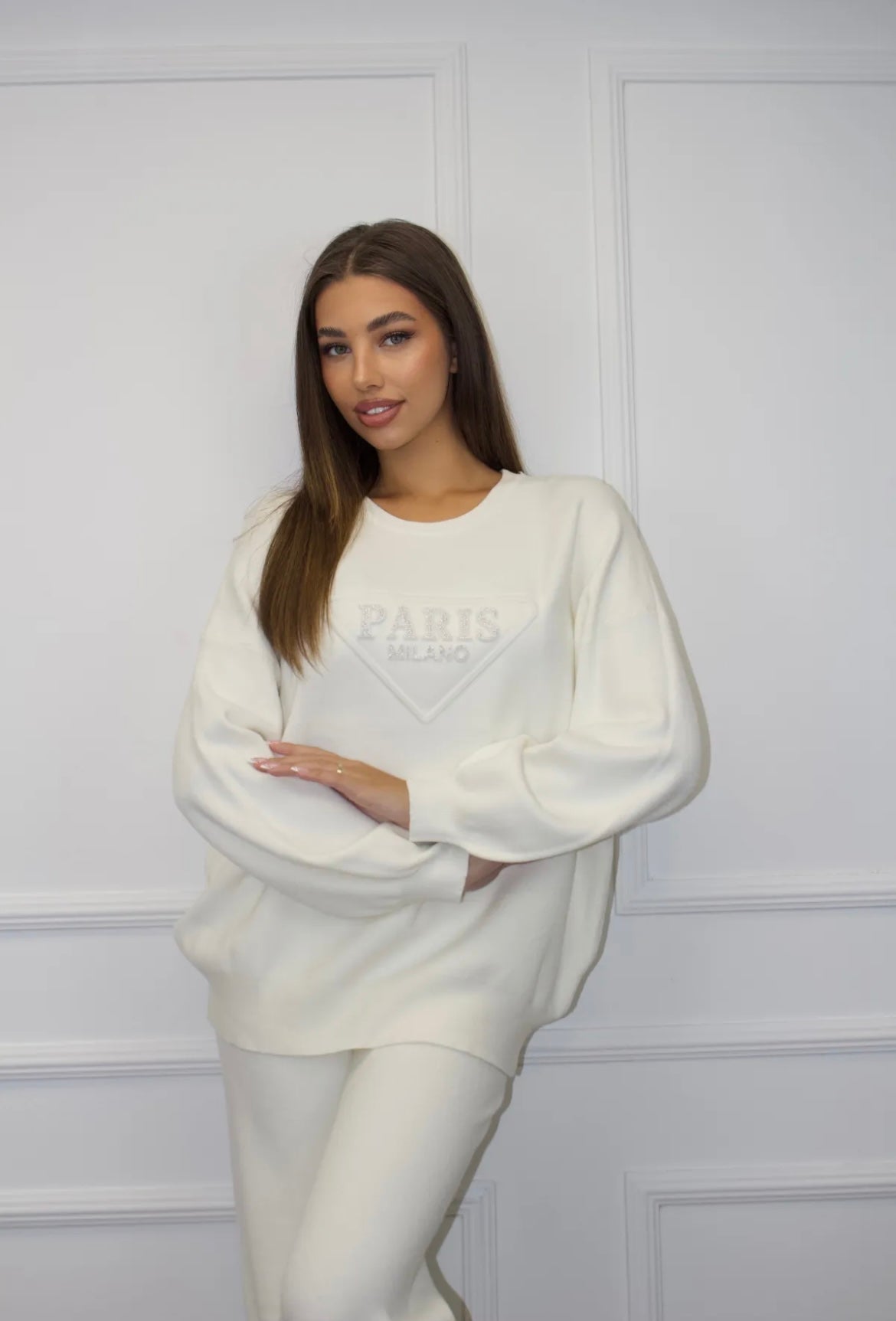 Paris kostīms baltà kràsà 