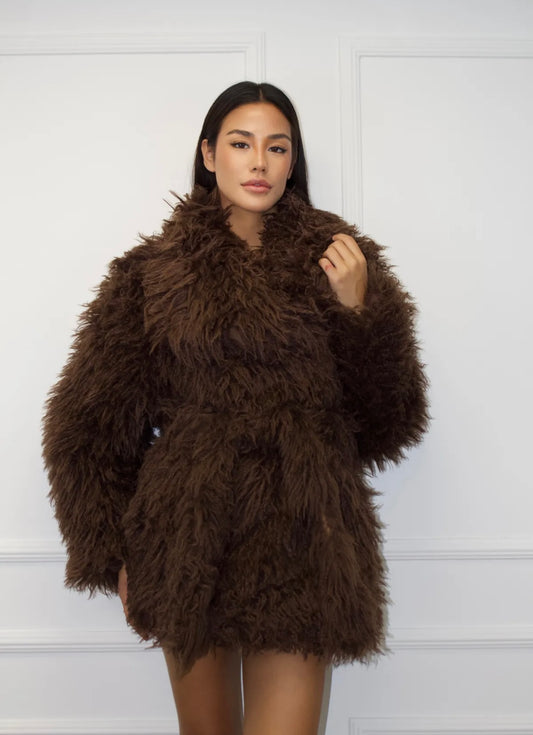 Mākslīgās kažokādas kažoks , šokolādes tonī 