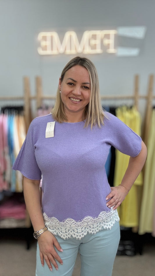 Džemperītis lillā krāsā ar mežģīni 