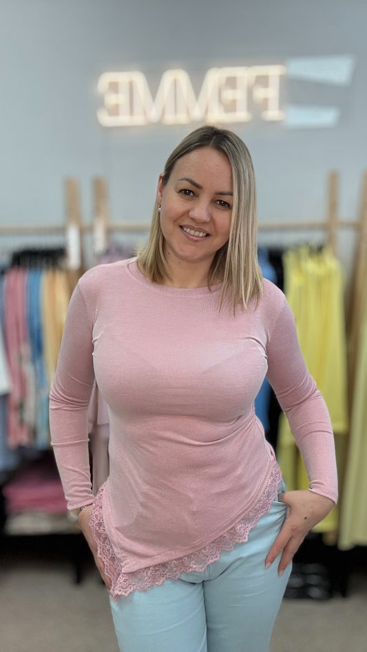 Tops rozā tonī ar mežģīni 