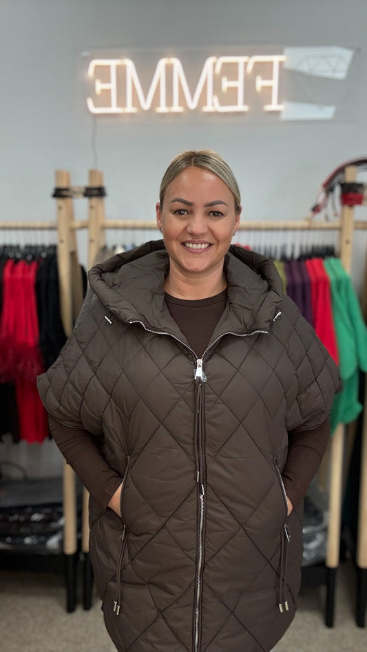 Veste brūnā  tonī 