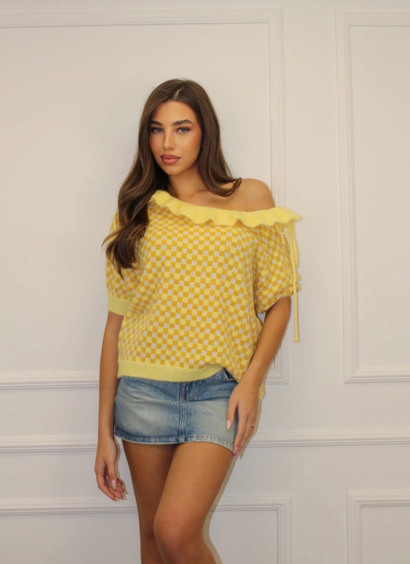 Свитер с короткими рукавами, жёлтого цвета 