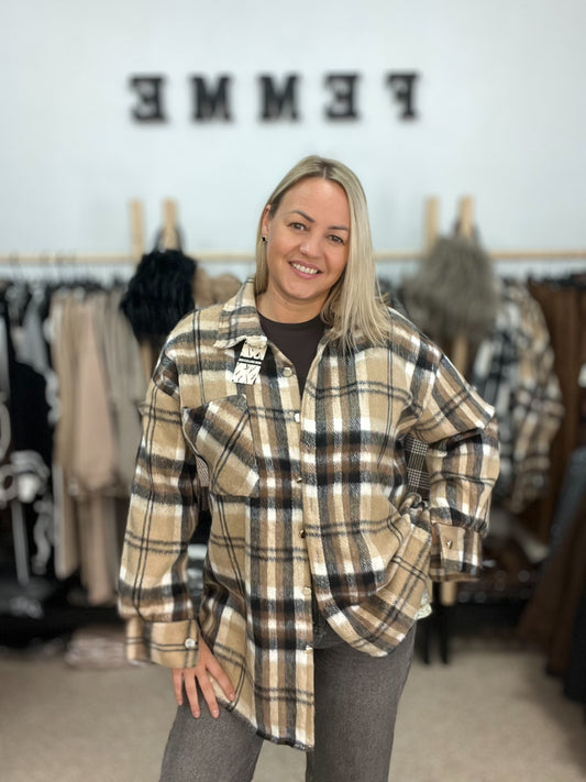 Rūtains krekls brūnos toņos 