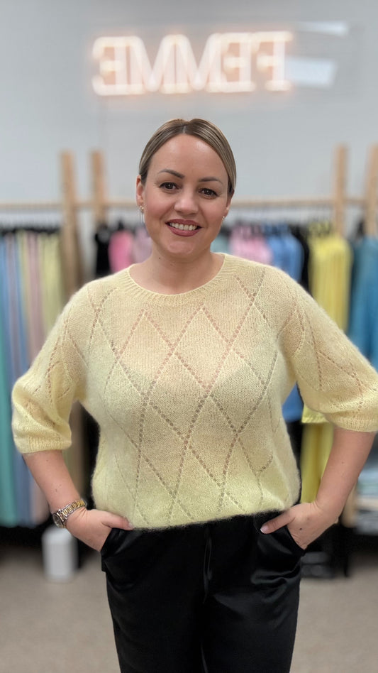 Kid mohēras džemperis dzeltenā krāsā